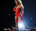 Beyoncé sur la scène des MTV EMA 2009, où elle a interprêté son tube  Sweet Dreams , le 4 novembre 2009