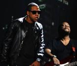 Jay-Z sur la scène des MTV EMA 2009, où il a interprêté son nouveau single,  Empire State of Mind , le 4 novembre 2009