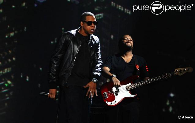 Jay-Z sur la scène des MTV EMA 2009, où il a interprêté son nouveau single,  Empire State of Mind , le 4 novembre 2009