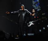 Jay-Z sur la scène des MTV EMA 2009, où il a interprêté son nouveau single,  Empire State of Mind , le 4 novembre 2009