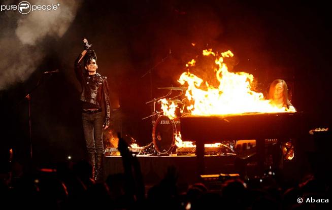 Les Tokio Hotel ont mis le feu à la scène de la O2 World Arena de Berlin pour les MTV EMA's 2009.