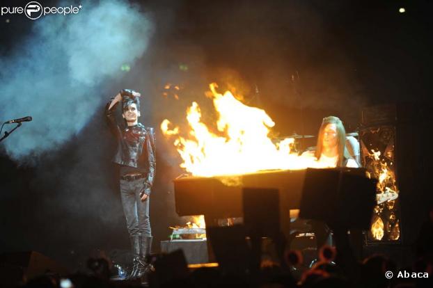 Les Tokio Hotel ont mis le feu à la scène de la O2 World Arena de Berlin pour les MTV EMA's 2009.