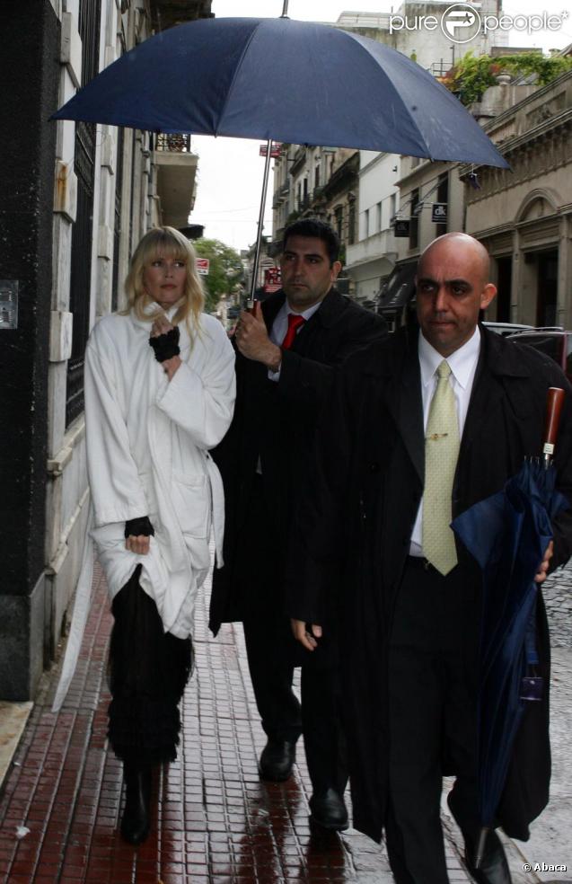 Claudia Schiffer en shooting à Buenos Aires en Argentine pour Chanel et le grand Karl Lagerfeld