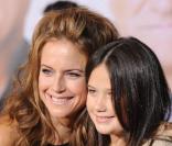 Kelly Preston et sa fille Ella Bleu lors de la première du film Old Dogs (Papy-Sitter) à Hollywood le 9 novembre 2009