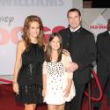 John Travolta, sa femme et sa fille, magnifiques d'amour et plus unis que jamais... et entourés de Robin Williams et Tom Hanks !