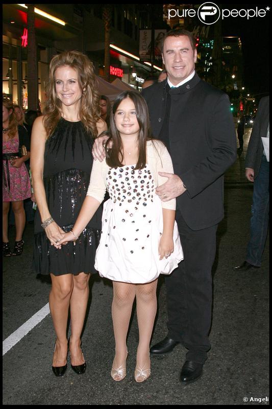 Kelly Preston, John Travolta et leur fille Ella Bleu lors de la première du film Old Dogs (Papy-Sitter) à Hollywood le 9 novembre 2009