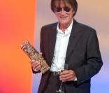 Sophie Marceau déclame qu'elle aurait aimé partager son rôle dans le film  L'Homme au Chevet  avec l'acteur Jacques Dutronc.