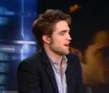 Laurence Ferrari recevant Robert Pattinson le 10 novembre 2009 sur le plateau du journal de 20h de TF1