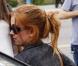 Isla Fisher : La compagne de Borat joue à cache-cache avec les photographes... Serait-elle enceinte ?
