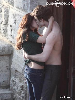 Robert Pattinson et Kristen Stewart sur le tournage de  Twilight 2 - Tentation  !