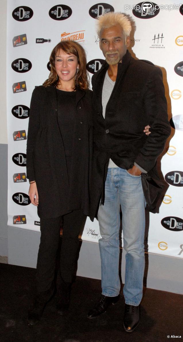 Satya Oblet et une amie lors de la soirée privée pour le Grand Opening du Divan du Monde le 13 novembre 2009 à Paris