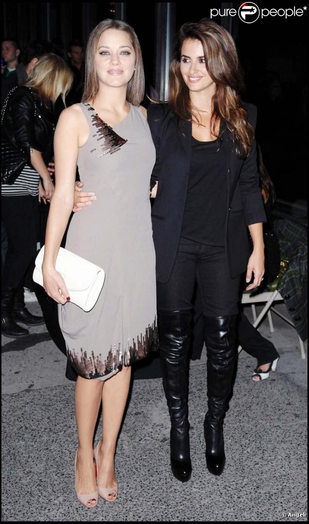 Marion Cotillard habillée par Dior et Penelope Cruz à l'avant-première des  Vies privées de Pippa Lee , à New York, le 15 novembre 2009.