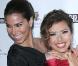 Eva Longoria fait la fête avec sa meilleure copine, la superbe Roselyn Sanchez... Et elle prend un carton rouge !