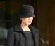 Cette semaine, c'est Victoria Beckham qui obtient la palme du plus beau look ! Veste de blazer feutrée, pantacourt cintré, Louboutin à bout en fer et chapeau melon, c'est Ma-gni-fi-que !