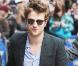 Robert Pattinson était l'invité du  Late Show  de David Letterman, ce mercredi 18 novembre... Et les fans sont venus en masse pour l'apercevoir quelques instants !