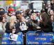 Robert Pattinson était l'invité du  Late Show  de David Letterman, ce mercredi 18 novembre... Et les fans sont venus en masse pour l'apercevoir quelques instants !