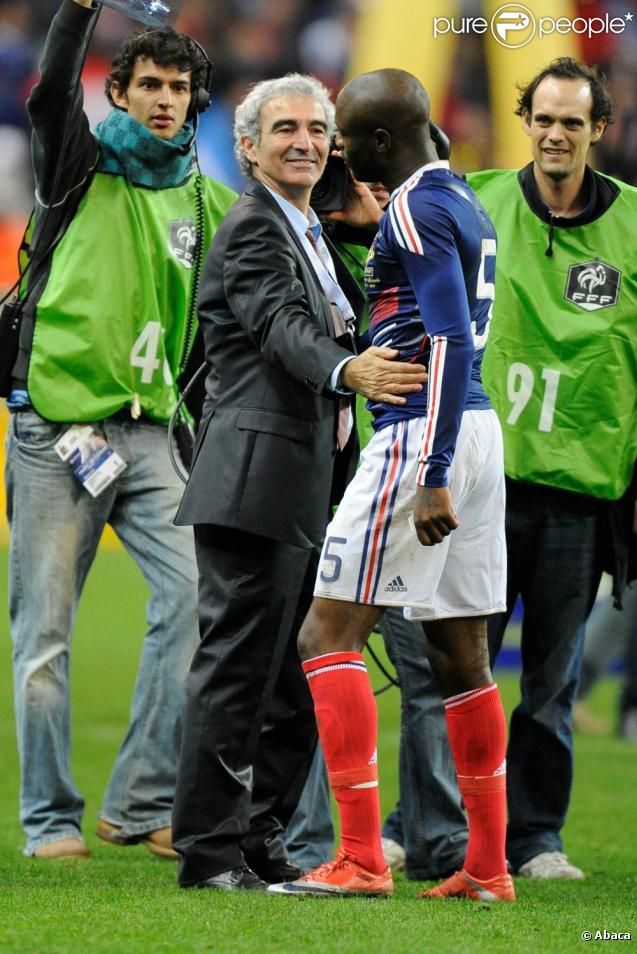 Raymond Domenech lors de la qualification de l'équipe de France pour la Coupe du Monde, le 18 novembre 2009, à Saint-Denis.