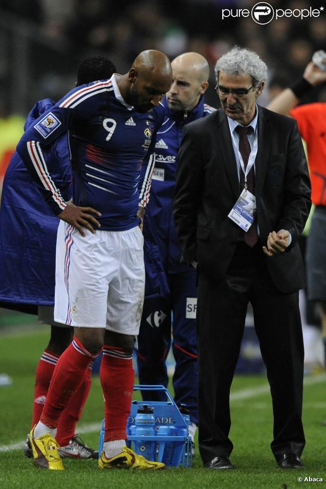 Raymond Domenech lors de la qualification de l'équipe de France pour la Coupe du Monde, le 18 novembre 2009, à Saint-Denis.