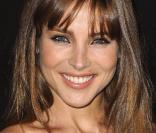 Elsa Pataky sensuelle et dans le plus simple appareil... pour la plus belle des promos !