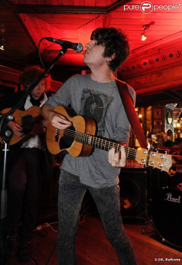 Luke Pritchard du groupe The Kooks