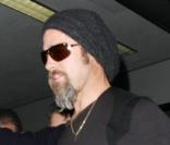 Brad Pitt arrive à l'aéroport Lax de Los Angeles le 19 novembre 2009