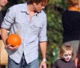 Dannielynn et son papa Larry Birkhead en octobre 2009 