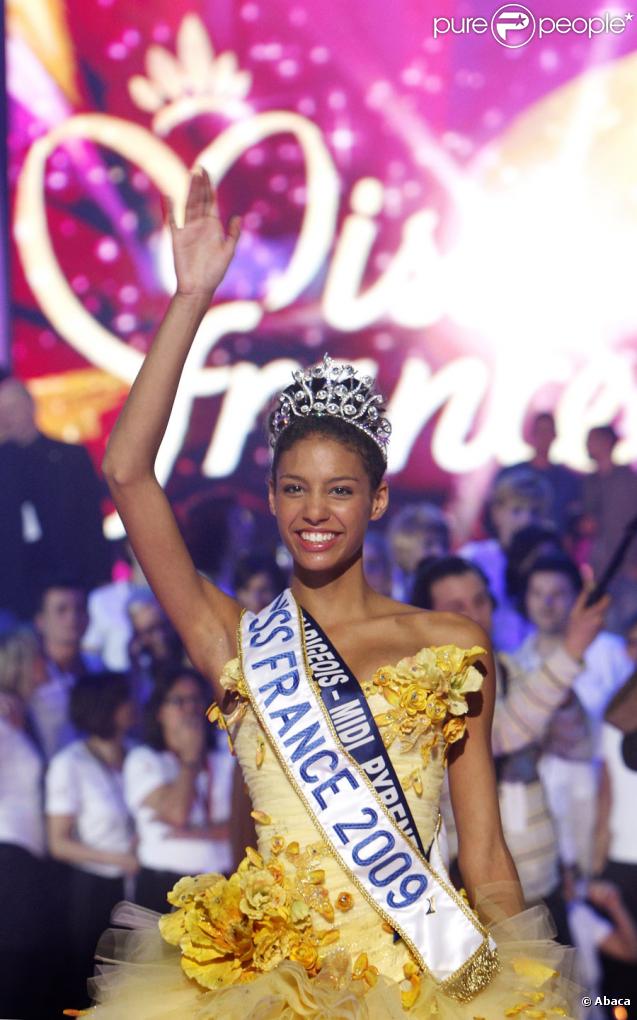 Chloé Mortaud, Miss France 2009, le 6 décembre 2008, jour de son sacre. 
