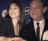 Charlotte Gainsbourg illumine les Champs Elysées avec Bertrand Delanoé. Elle est trop jolie !