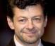 Le comédien Andy Serkis, à l'occasion de l'avant-première de  Lovely Bones , qui s'est tenue dans le cadre du Royal Film Performance 2009, à l'Odeon de Leicester Square, à Londres, le 24 novembre 2009.