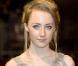 Saoirse Ronan, à l'occasion de l'avant-première de  Lovely Bones , qui s'est tenue dans le cadre du Royal Film Performance 2009, à l'Odeon de Leicester Square, à Londres, le 24 novembre 2009.