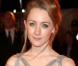 Saoirse Ronan, à l'occasion de l'avant-première de  Lovely Bones , qui s'est tenue dans le cadre du Royal Film Performance 2009, à l'Odeon de Leicester Square, à Londres, le 24 novembre 2009.