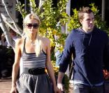 Paris Hilton et Doug Reinhardt à West Hollywood, le 24 novembre 2009