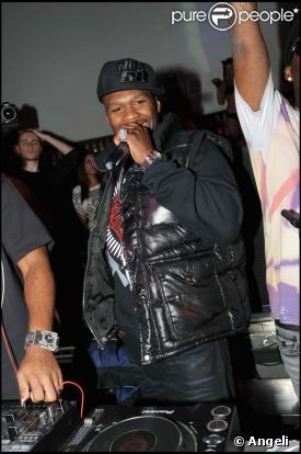 50 Cent met le feu au VIP Room Theater à Paris, le 27 novembre 2009.