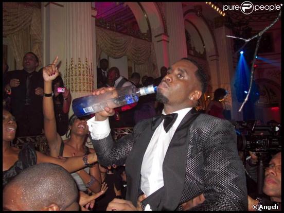 P. Diddy a un peu forcé sur l'alcool, jeudi 19 novembre, au Plaza de New York City, pour son 40e anniversaire !