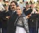 La Première Dame du Qatar, sublime dans sa longuissime robe rehaussée d'un micro gilet scintillant !