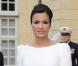 Sheikha Mozah, la Première Dame du Qatar, nous donne une leçon d'élégance dans sa somptueuse robe ceinturée noire et blanche.