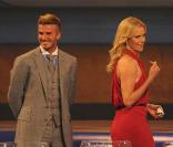 David Beckham et Charlize Theron lors du tirage de la prochaine coupe du monde de football, à Cape Town, le 4 décembre 2009.