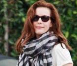Liv Tyler dans les rues de Los Angeles le 5/12/09 avec une nouvelle coiffure : rousse !