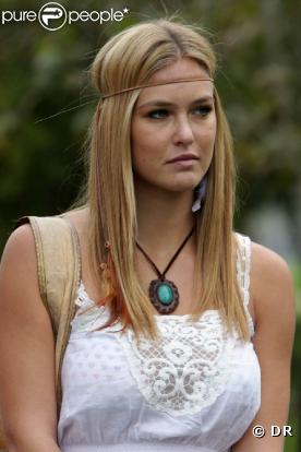 Bar Refaeli pour Fox Fashion.
