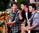 Les Jonas Brothers  ont mis le feu à la grande parade de Noël de Disney World en Floride le 7/12/09