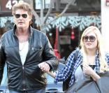 David Hasselhoff, virée shopping avec sa fille Hayley, à Los Angeles, le 8 décembre 2009.