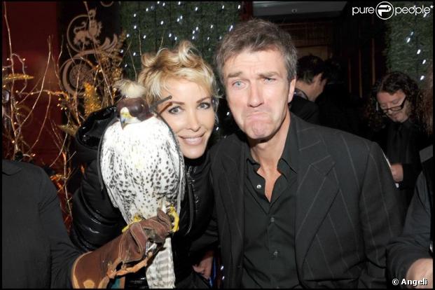 Ophélie Winter et Philippe Caroît lors de la soirée Chivas Christmas Knight chez Castel à Paris le 9 décembre 2009