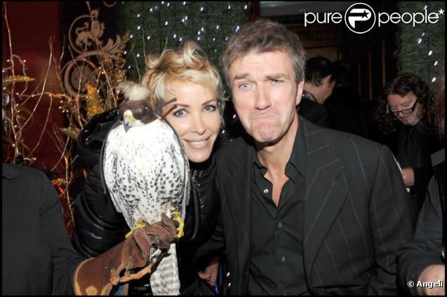 Ophélie Winter et Philippe Caroît lors de la soirée Chivas Christmas Knight chez Castel à Paris le 9 décembre 2009