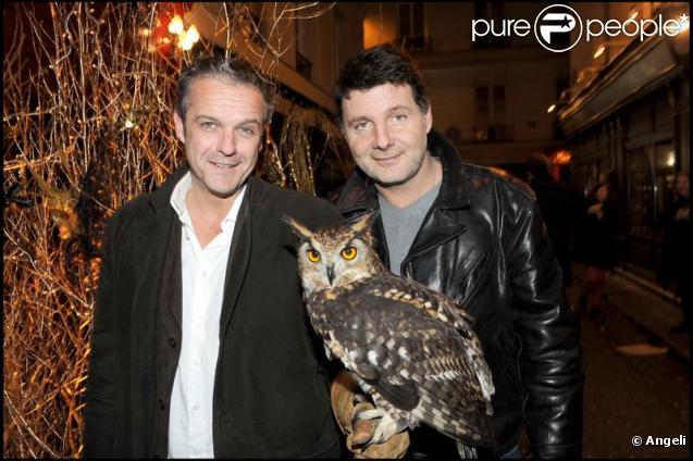 David Brecourt et Philippe Lellouche lors de la soirée Chivas Christmas Knight chez Castel à Paris le 9 décembre 2009
