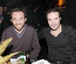 Alexis Trégarot et Nicolas Bedos lors de la soirée Chivas Christmas Knight chez Castel à Paris le 9 décembre 2009