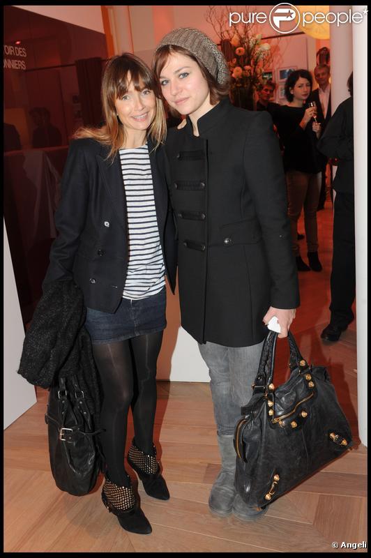 Axelle Laffont et Emilie Dequenne à la soirée Comptoir des Cotonniers le 10/12/09 à Paris