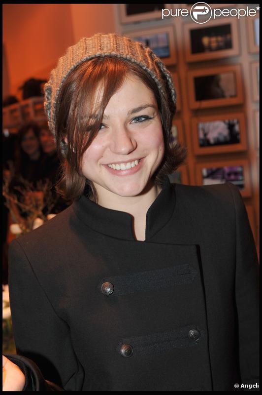 Emilie Dequenne à la soirée Comptoir des Cotonniers le 10/12/09 à Paris
