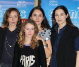Les charmantes Amira Casar et Sylvie Testud forment... une très belle famillle !