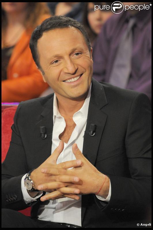Arthur lors de l'enregistrement de l'emission Vivement Dimanche de Michel Drucker - spéciale Arthur Essebag le 15 décembre 2009