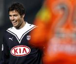 Les Girondins de Bordeaux, pas peu fiers d'avoir gagné leur cinquième match consécutif en Ligue 1, affichent leur joie.  Yoann Gourcuff tombe même le maillot au coup de sifflet final !
